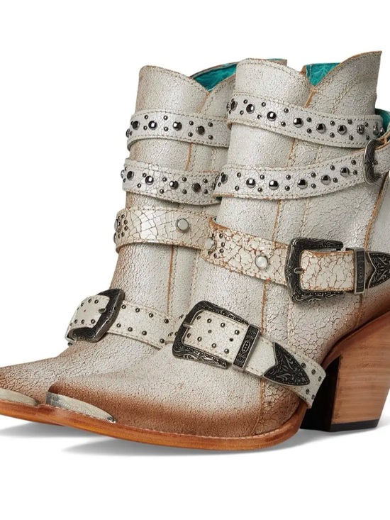 Corral Boots Shoes - 🤍 WHITE & SILVER STUDDED WESTERN BOOTIES | POINTED TOE | STATEMENT 🔥